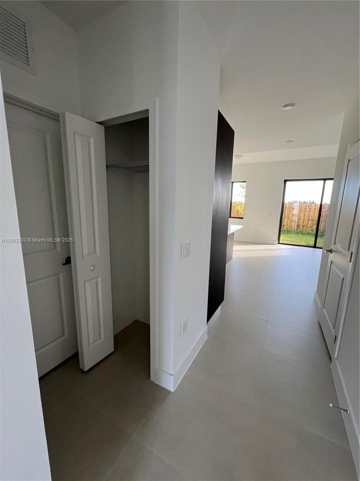 19104 Sw 345th Ter #19104 - Photo 6 of 28