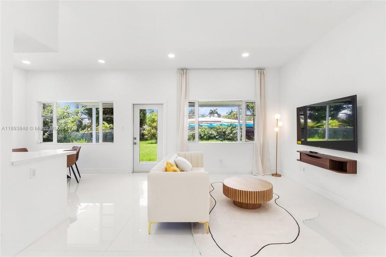 1581 Normandy Drive - Photo 5 of 15