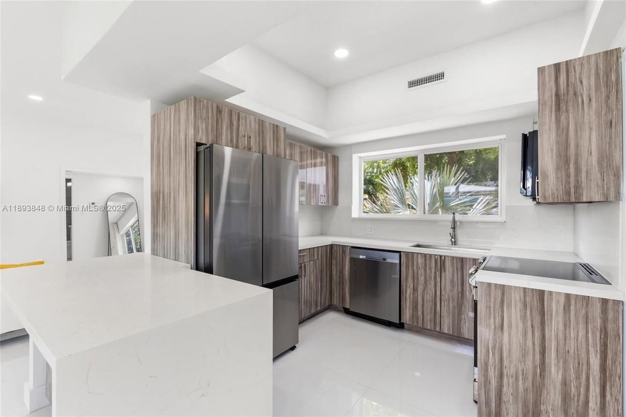 1581 Normandy Drive - Photo 7 of 15