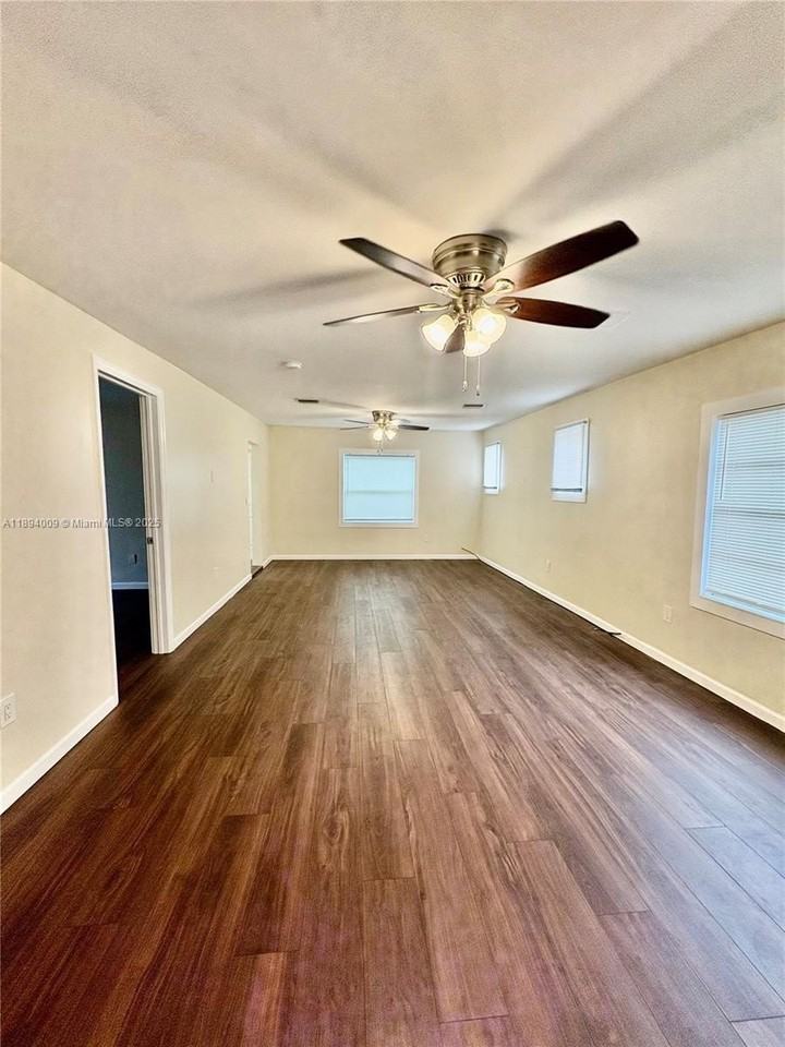 702 50th Street #1 - Photo 4 of 12