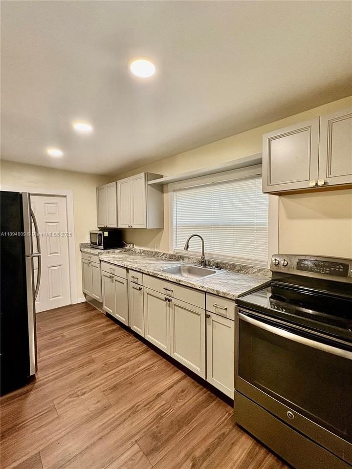 702 50th Street #1 - Photo 5 of 12