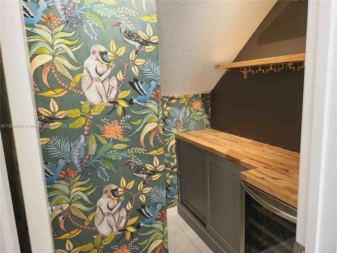 2820 Troubadour St - Photo 5 of 24