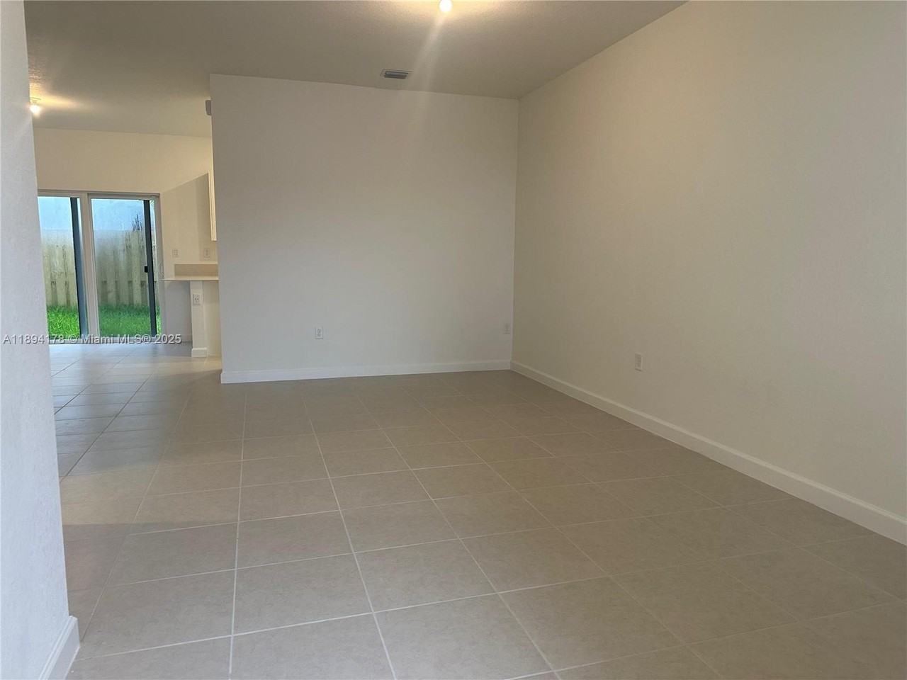 2534 Se 27th Dr #2534 - Photo 4 of 26