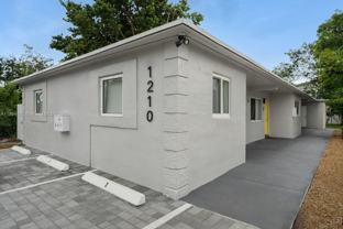 1210 Nw 2nd St #4 - Photo 1 of 1