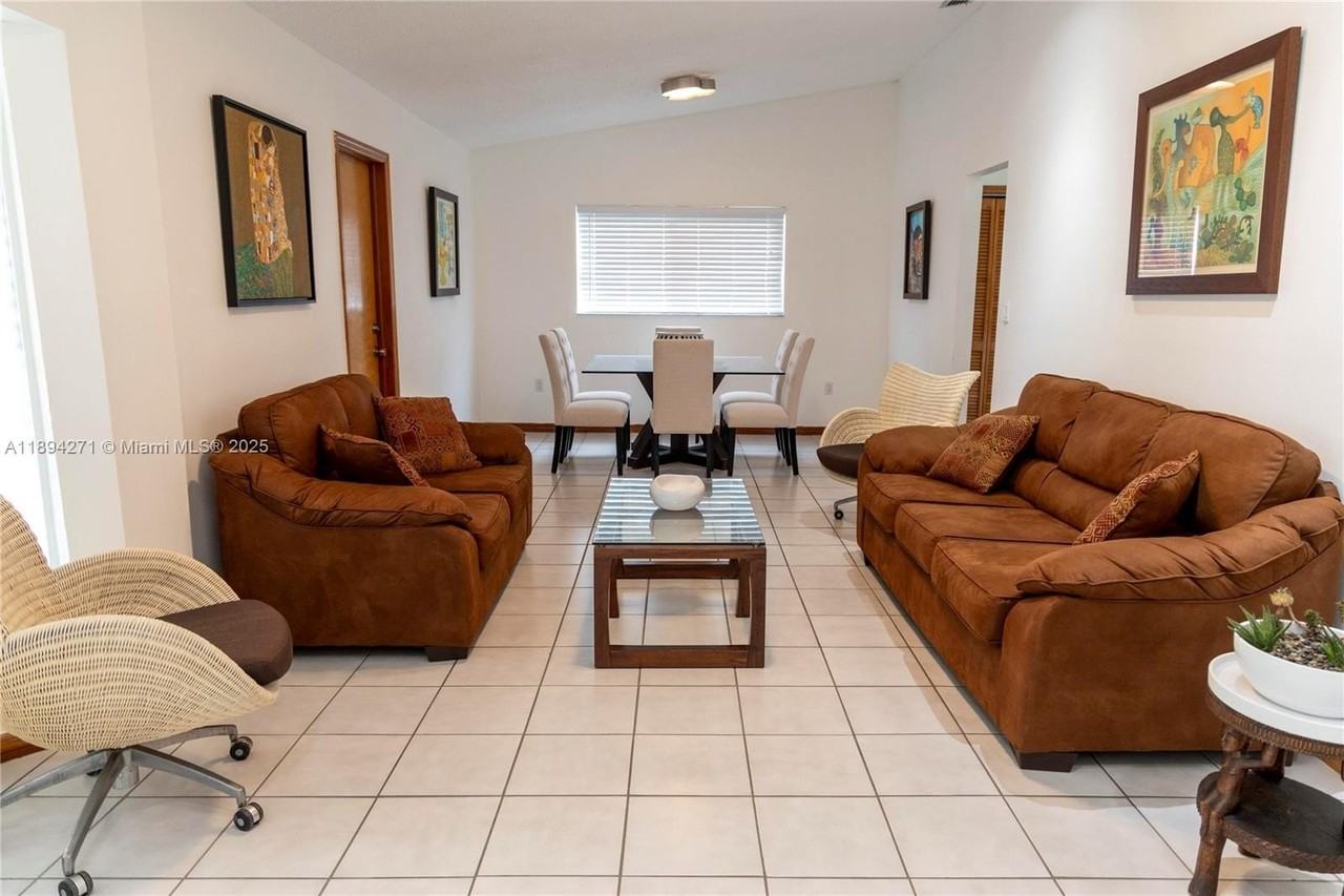 8192 Southwest 90th Avenue #0 - Photo 4 of 31