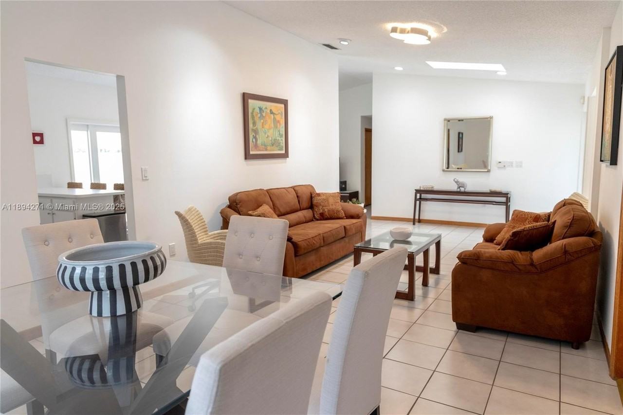 8192 Southwest 90th Avenue #0 - Photo 5 of 31