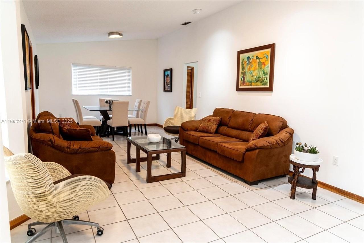 8192 Southwest 90th Avenue #0 - Photo 6 of 31