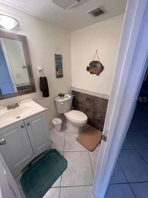 1614 Stickney Point Rd #102 - Photo 2 of 34