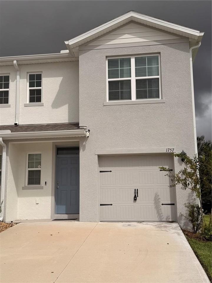 1757 Rock Elm Rd - Photo 2 of 15