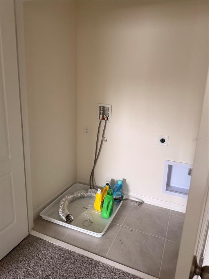 1757 Rock Elm Rd - Photo 4 of 15