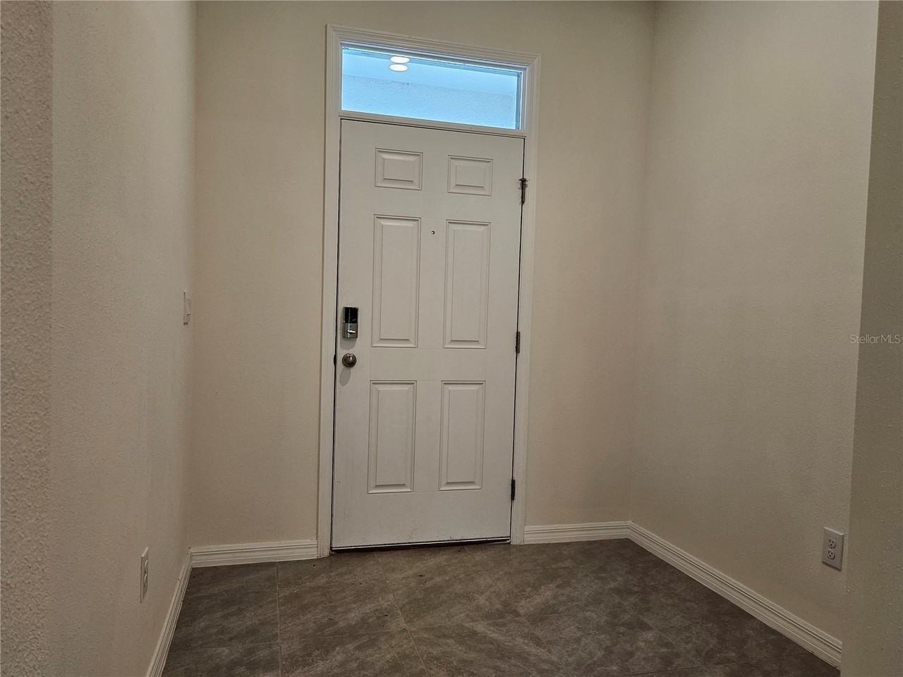 11115 Crescent Deer Dr - Photo 3 of 32