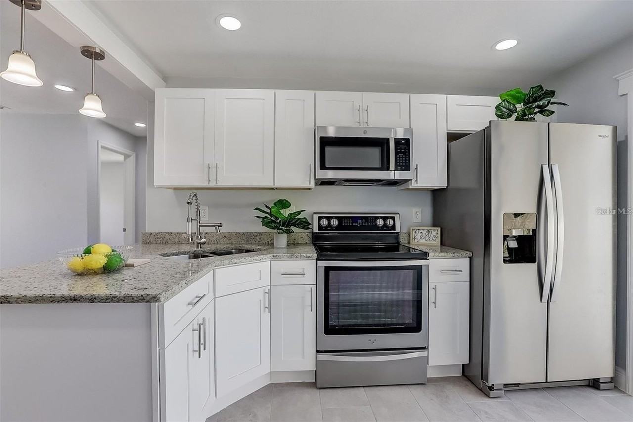 2422 N Ramona Cir - Photo 4 of 11