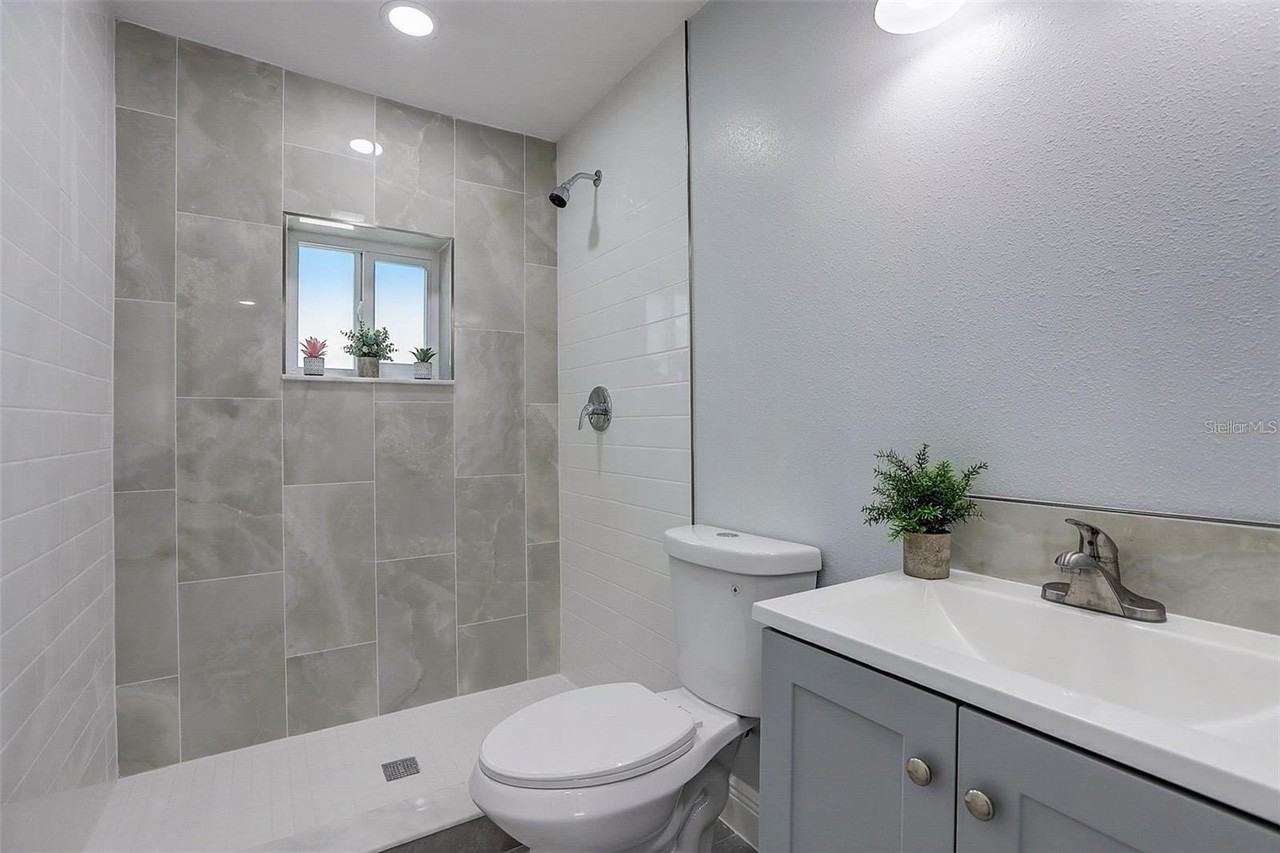 2422 N Ramona Cir - Photo 6 of 11