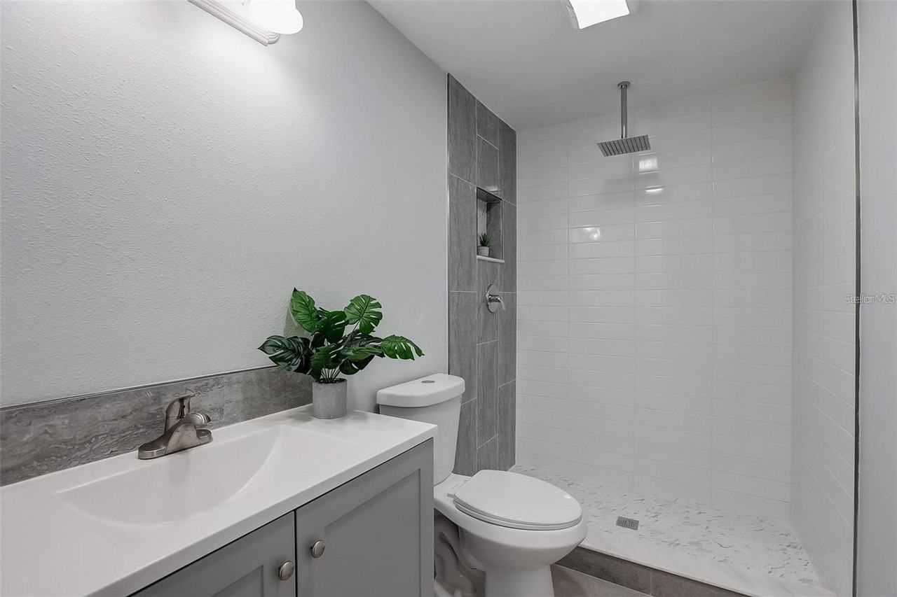 2422 N Ramona Cir - Photo 7 of 11