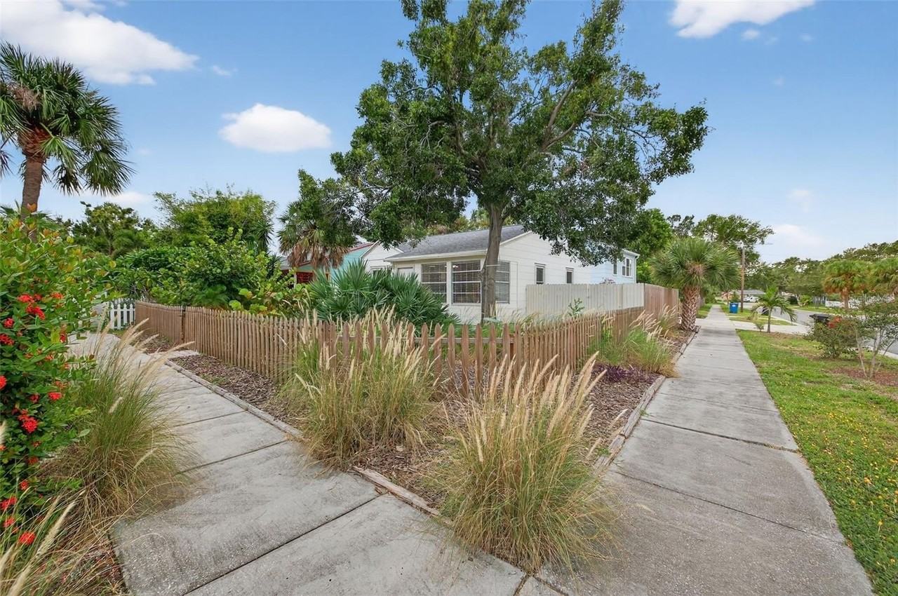 2501 Oakdale St S - Photo 3 of 22