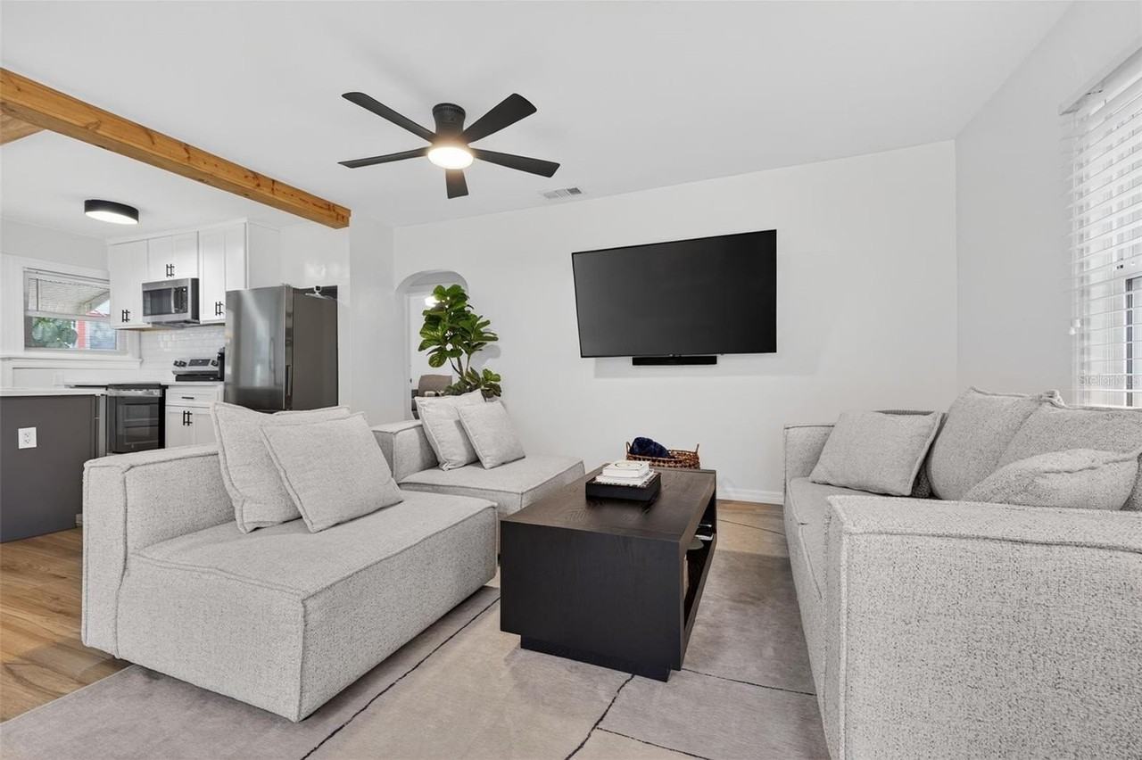 2501 Oakdale St S - Photo 6 of 22