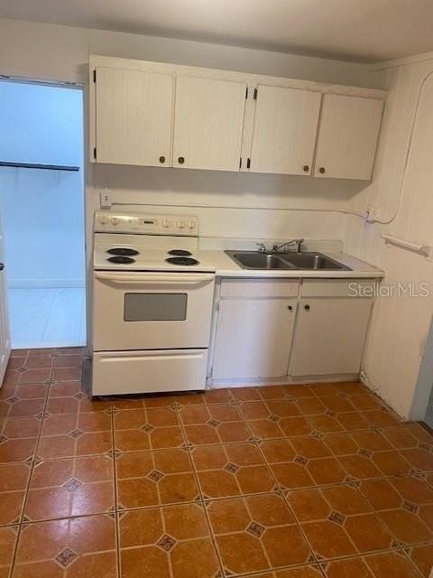 1045 E Lake Parker Dr #1045 - Photo 4 of 9