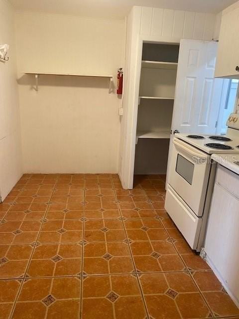 1045 E Lake Parker Dr #1045 - Photo 6 of 9