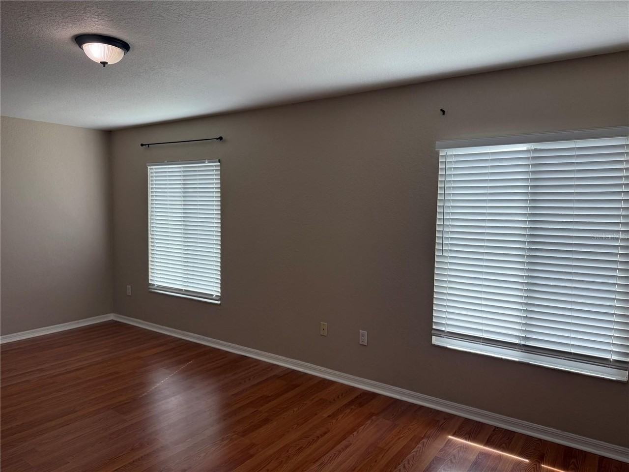 1327 Flaxwood Ave - Photo 6 of 16