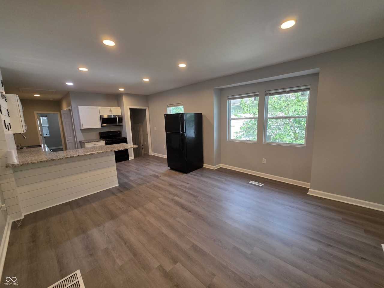 836 N Lasalle St - Photo 4 of 13