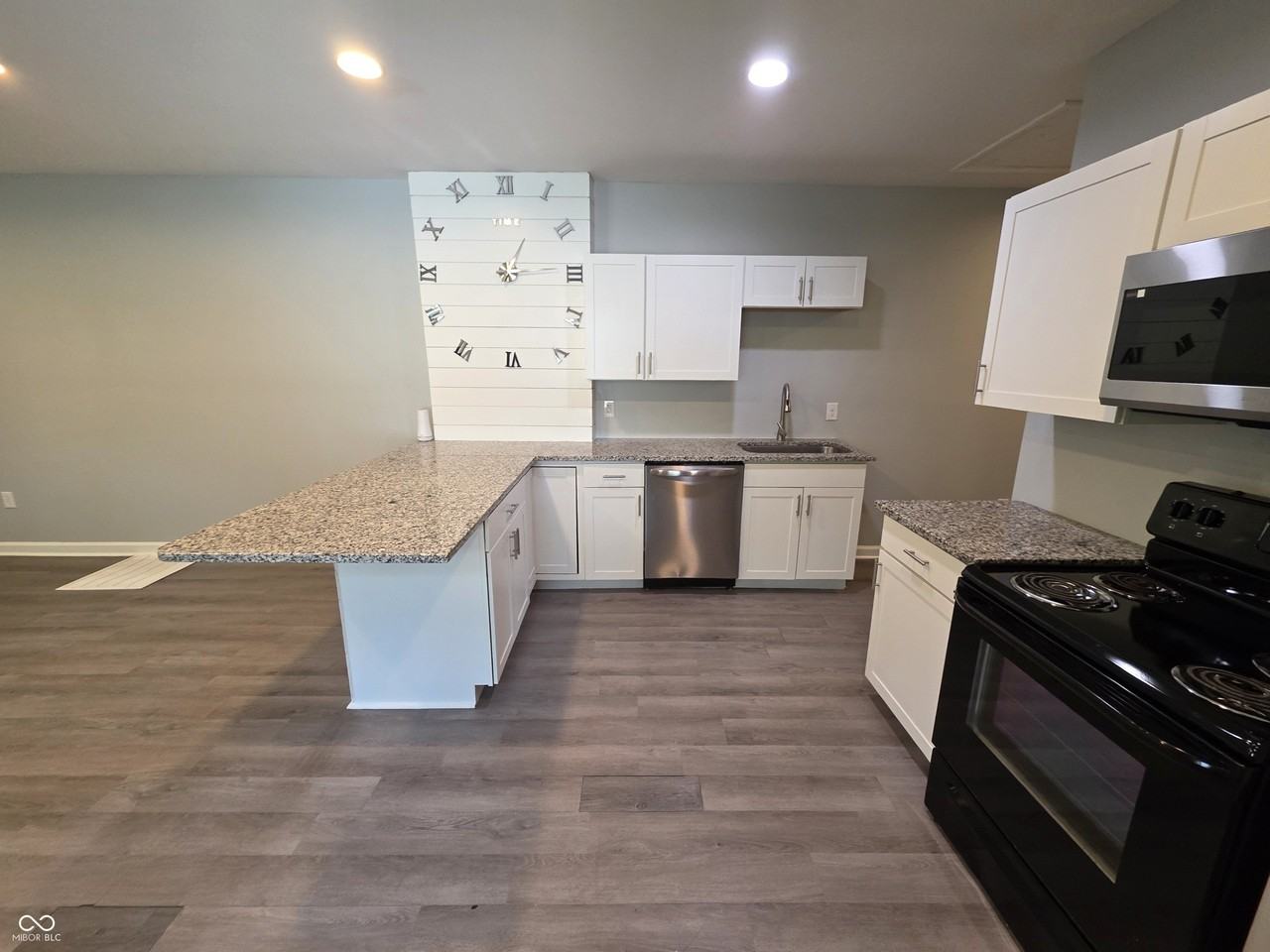 836 N Lasalle St - Photo 6 of 13