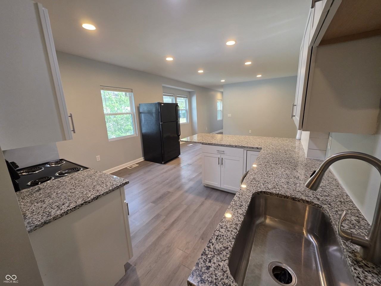 836 N Lasalle St - Photo 7 of 13