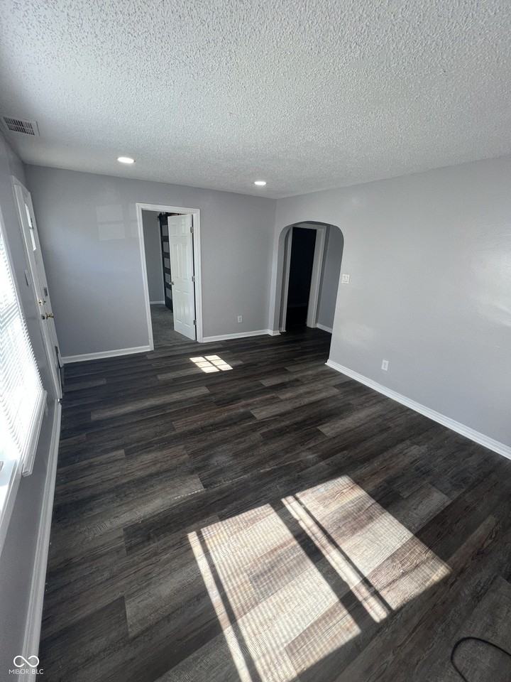 1402 E Willard St - Photo 3 of 18