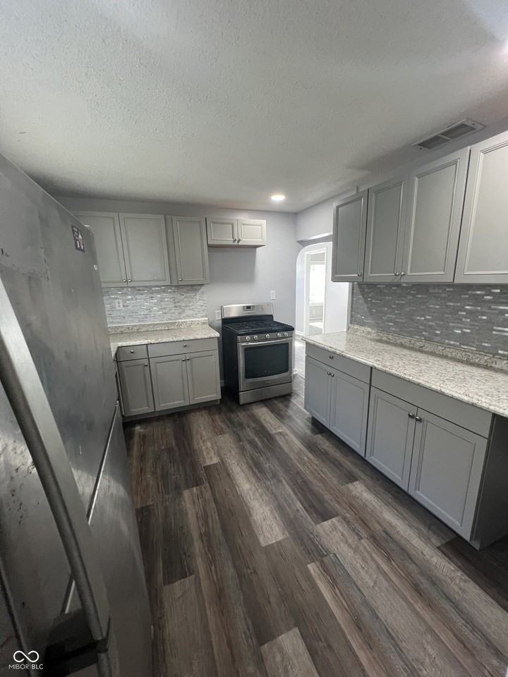 1402 E Willard St - Photo 4 of 18