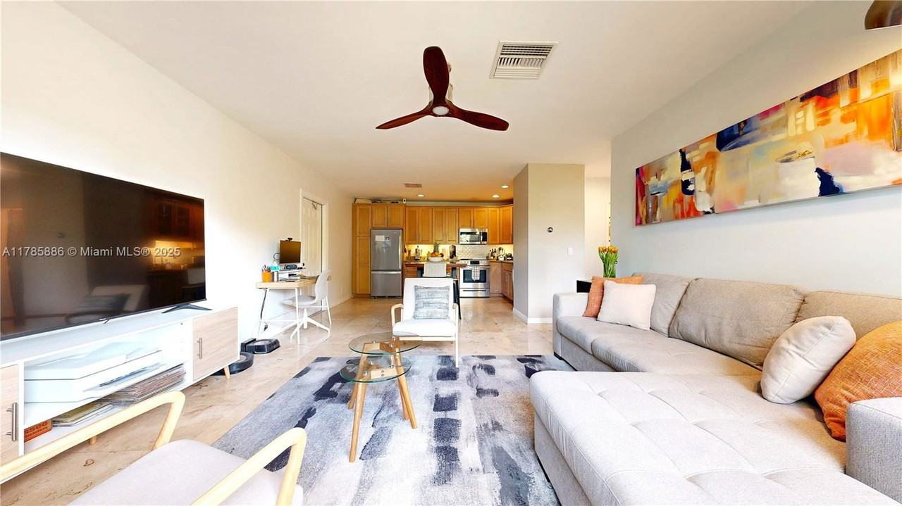 530 Ne 15th Ct #8A - Photo 7 of 8