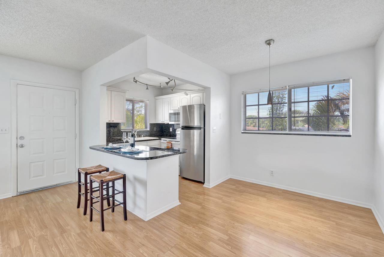 3030 Ne 5th Ter #9A - Photo 4 of 8