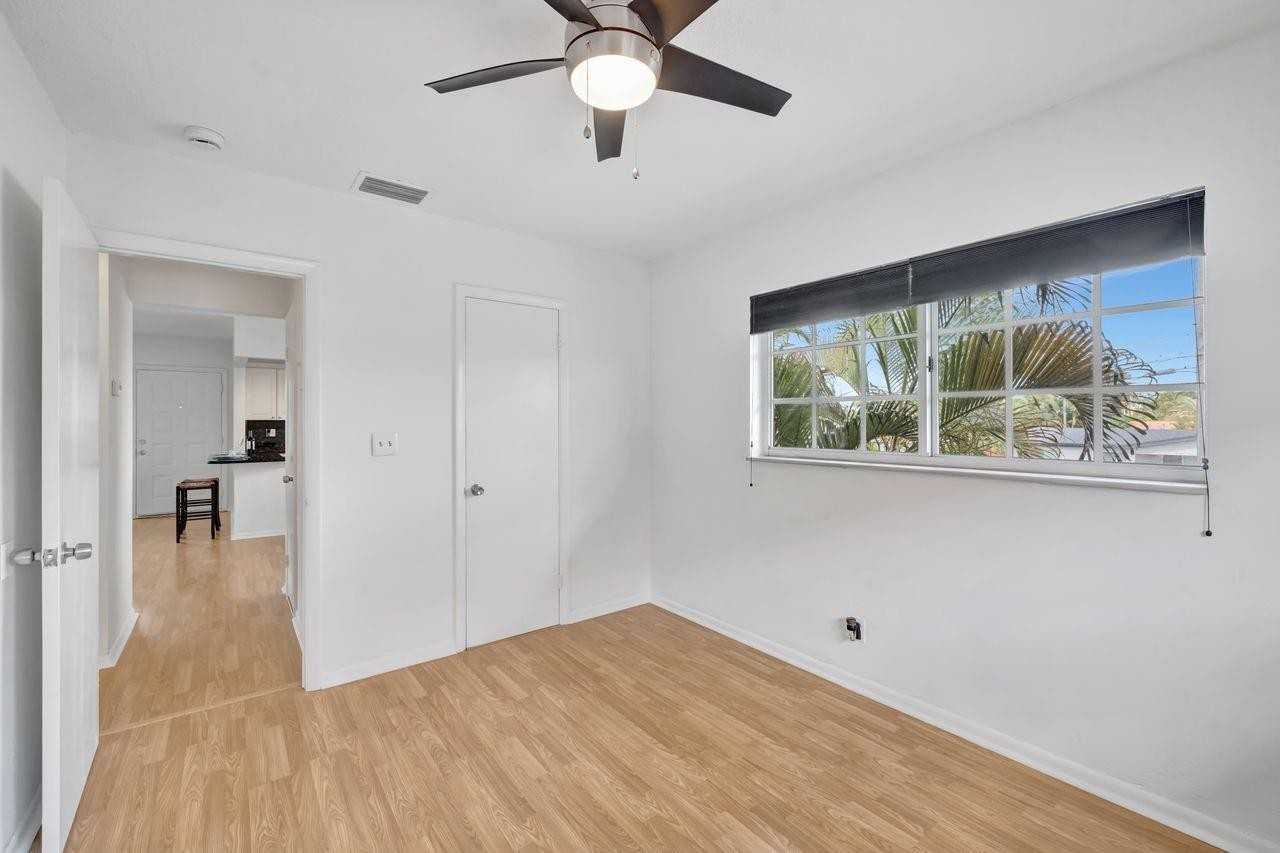 3030 Ne 5th Ter #9A - Photo 7 of 8