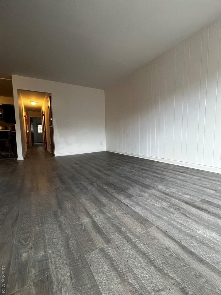 2559 46th St #2 - Photo 3 of 19