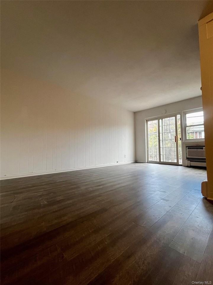 2559 46th St #2 - Photo 4 of 19