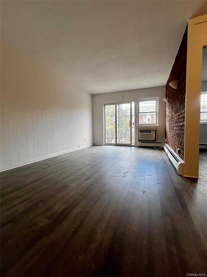 2559 46th St #2 - Photo 6 of 19