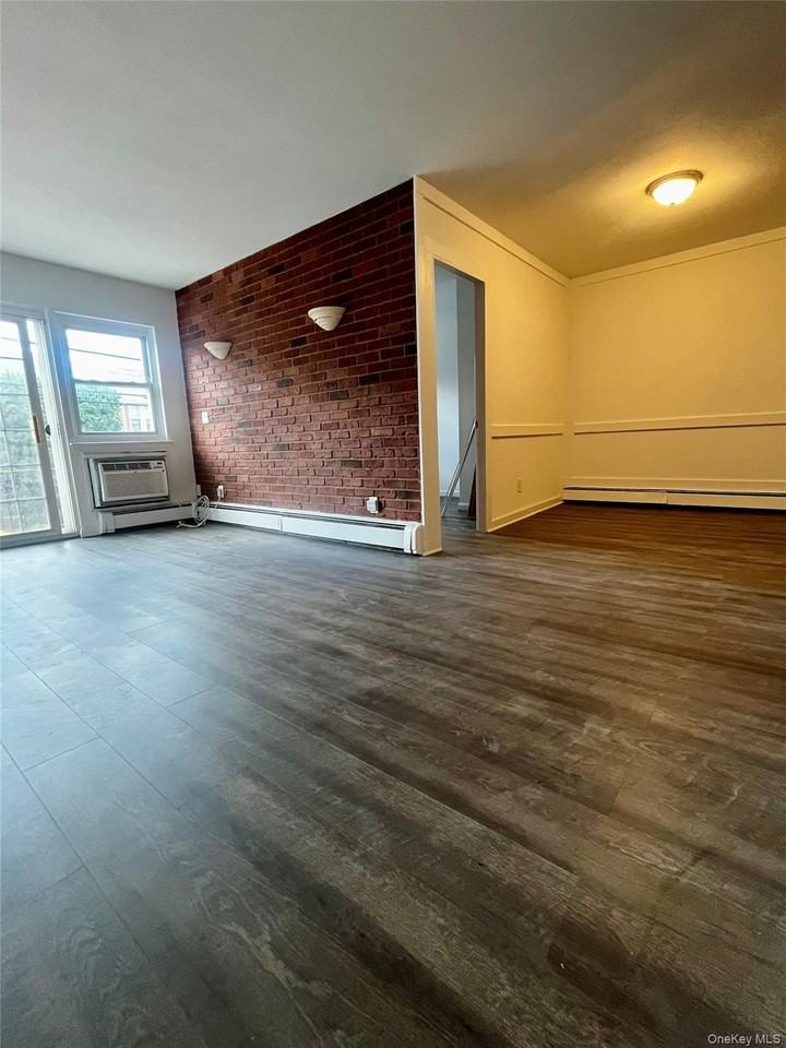 2559 46th St #2 - Photo 7 of 19