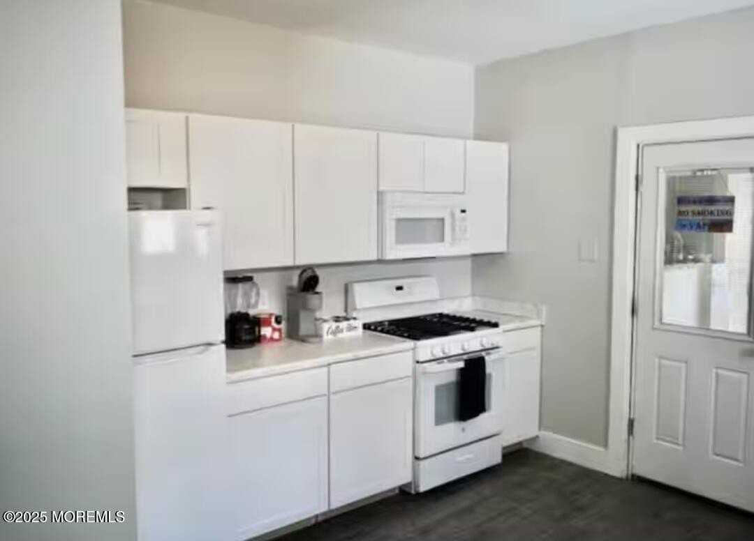 1608 Summerfield Ave - Photo 4 of 10