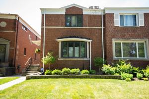 featured image of 8213 Lake St #1