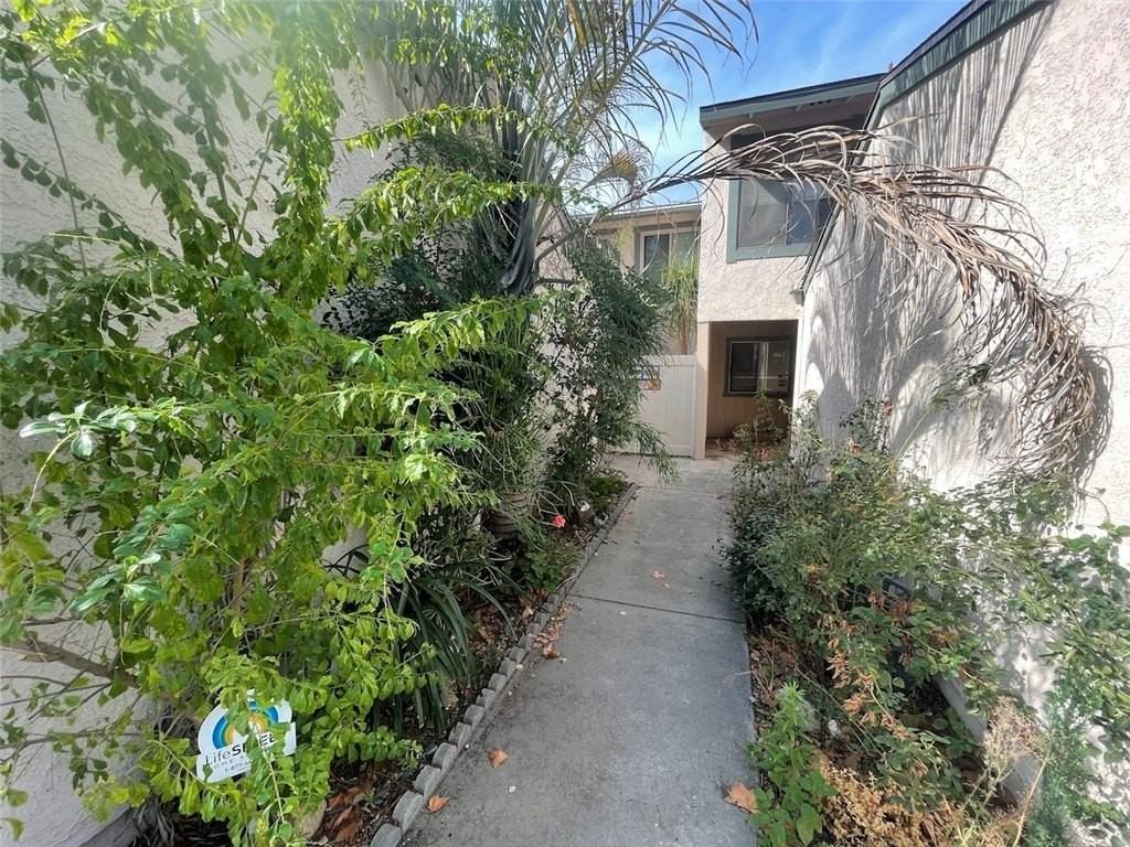 779 N Sequoia Ln - Photo 2 of 22