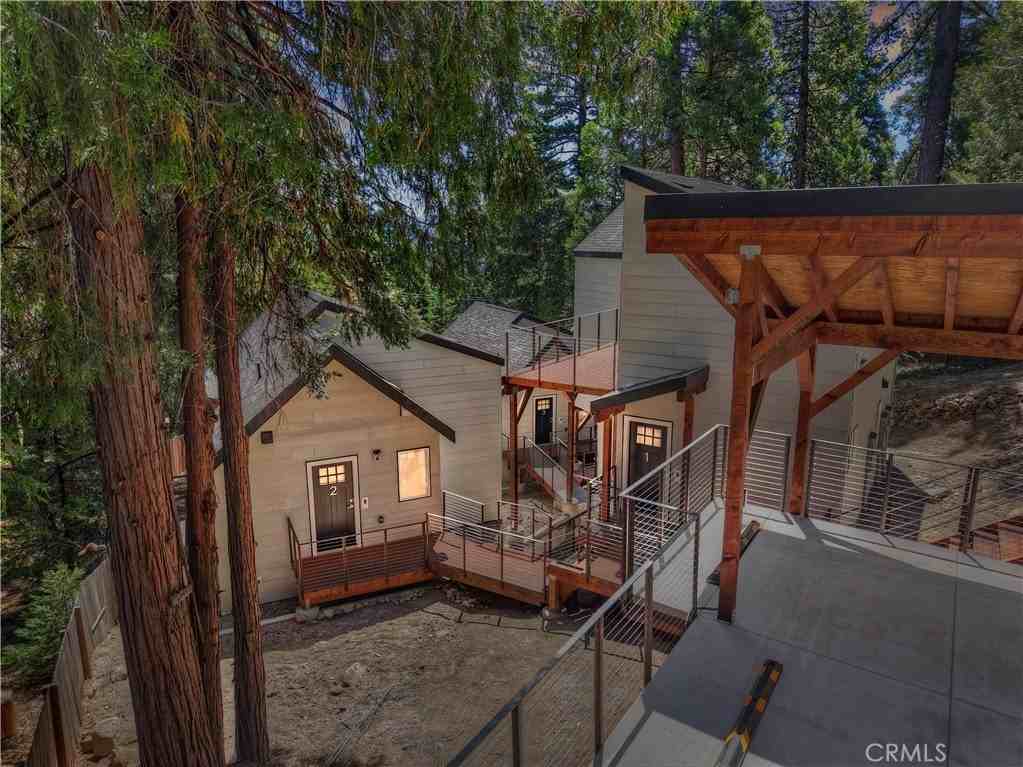 441 Oriole Dr #3 - Photo 2 of 34