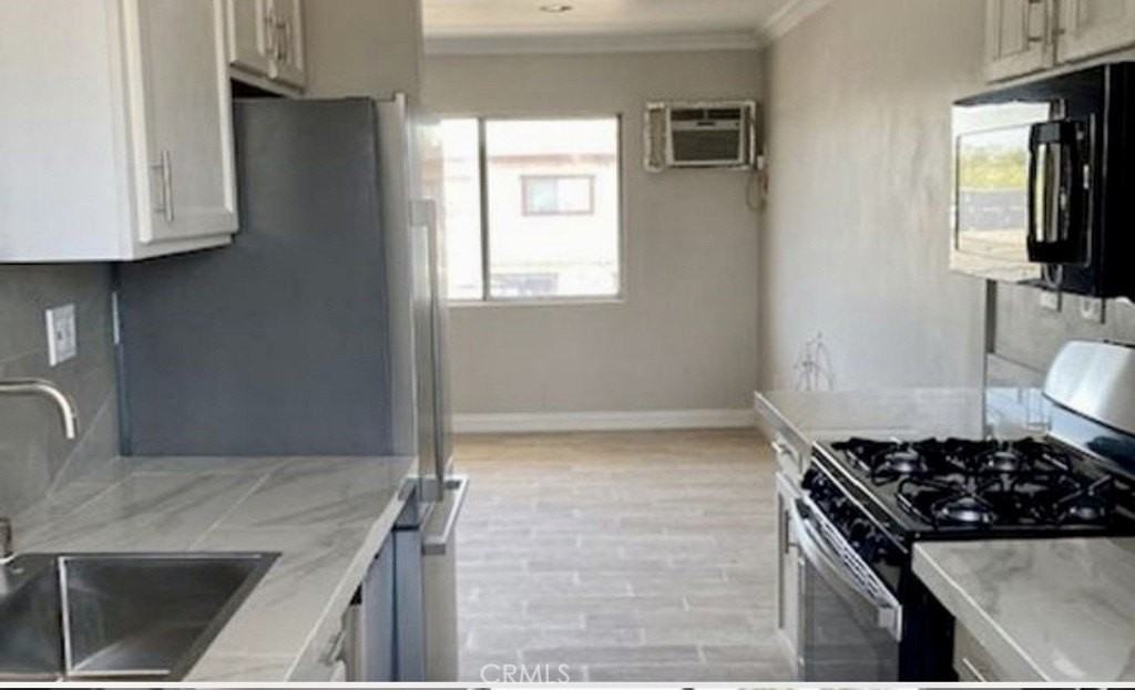 11934 Runnymede St #3 - Photo 4 of 10