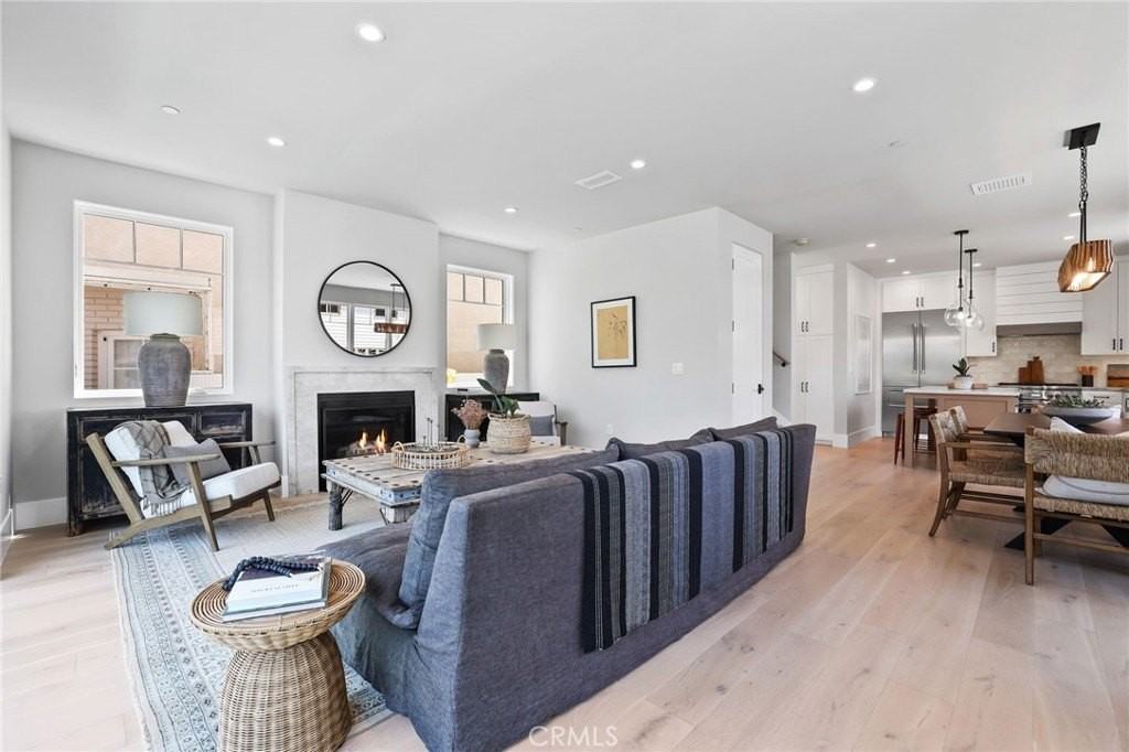 825 W Bay Ave #A - Photo 3 of 22