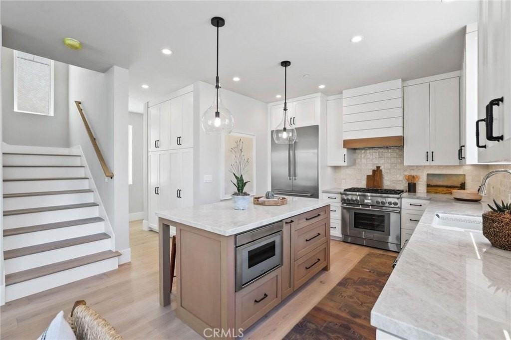 825 W Bay Ave #A - Photo 4 of 22