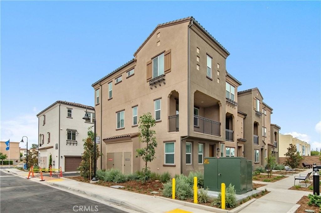 2215 W Orange Ave #12 - Photo 2 of 35