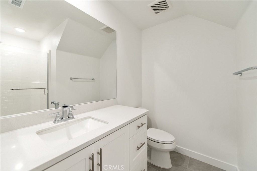 2215 W Orange Ave #12 - Photo 6 of 35