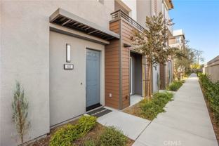 653 S Lyon St - Photo 1 of 1