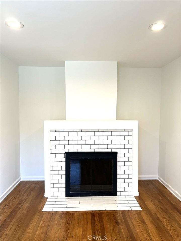 2308 W Century Blvd - Photo 4 of 18