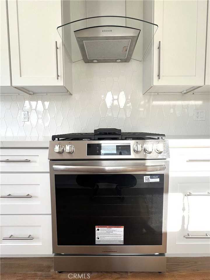 2308 W Century Blvd - Photo 7 of 18