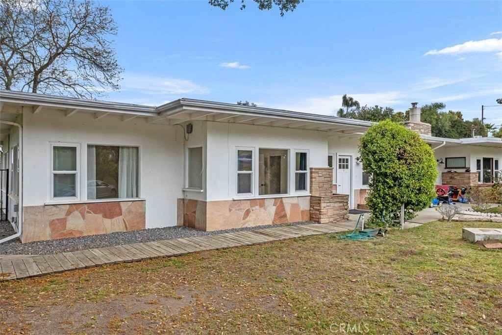 1840 Gum Tree Ln #C - Photo 6 of 37