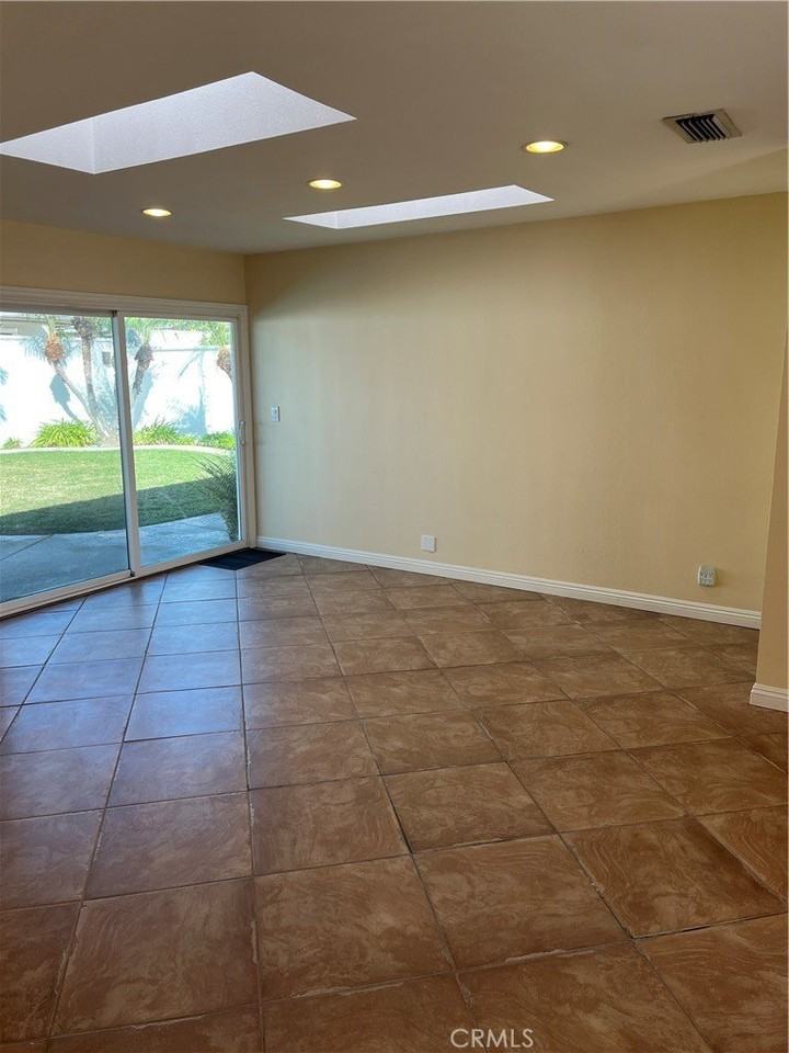 20935 Divonne Dr - Photo 7 of 32