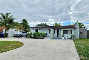 3450 Berkeley Blvd - Photo 1 of 1